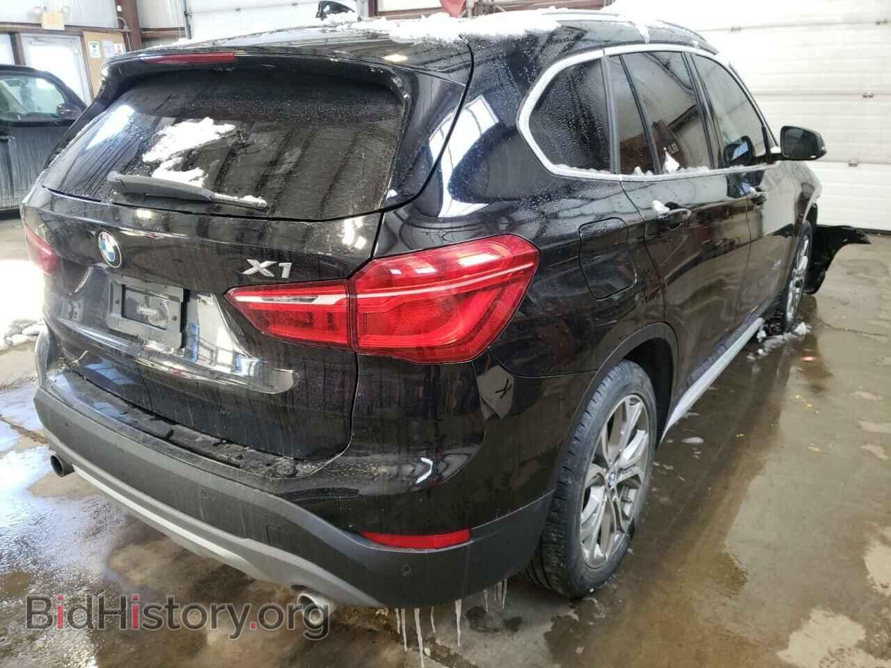 2017 BMW X1 - VIN: WBXHT3C35H5F71411 - Фото 4