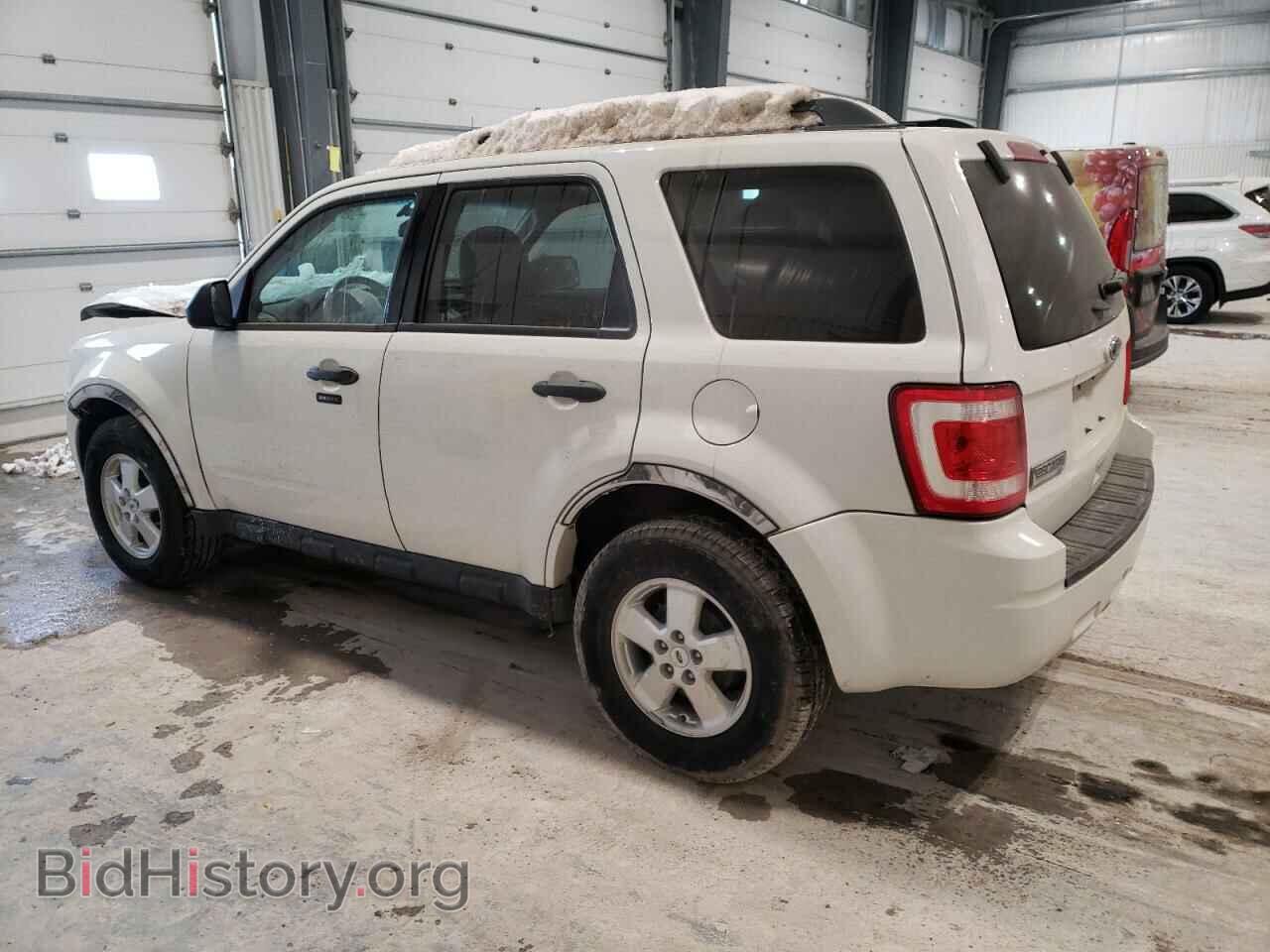 2011 FORD ESCAPE - VIN: 1FMCU9D73BKC11712 - Фото 2
