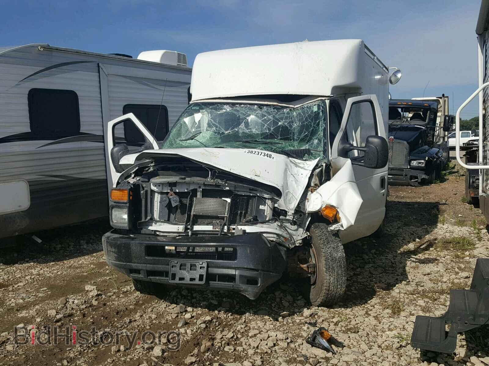 2011 FORD ECONOLINE - VIN: 1FDSE3FLXBDA61909 - Photo 2