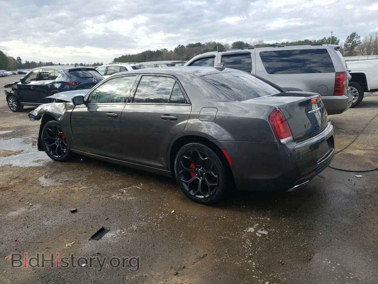 2019 CHRYSLER 300 - VIN: 2C3CCABG5KH637991 - Фото 2