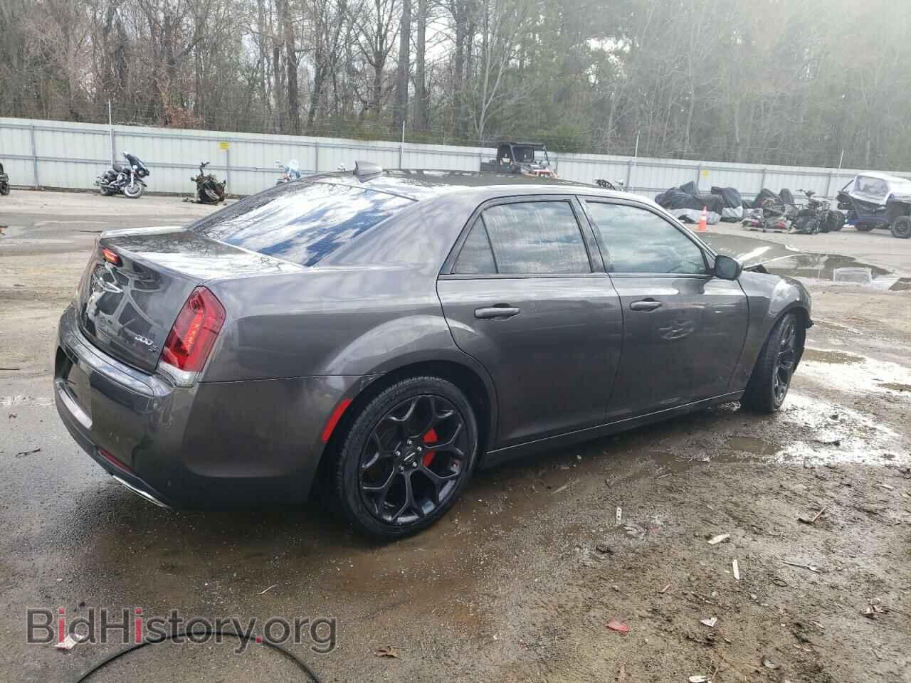 2019 CHRYSLER 300 - VIN: 2C3CCABG5KH637991 - Фото 3