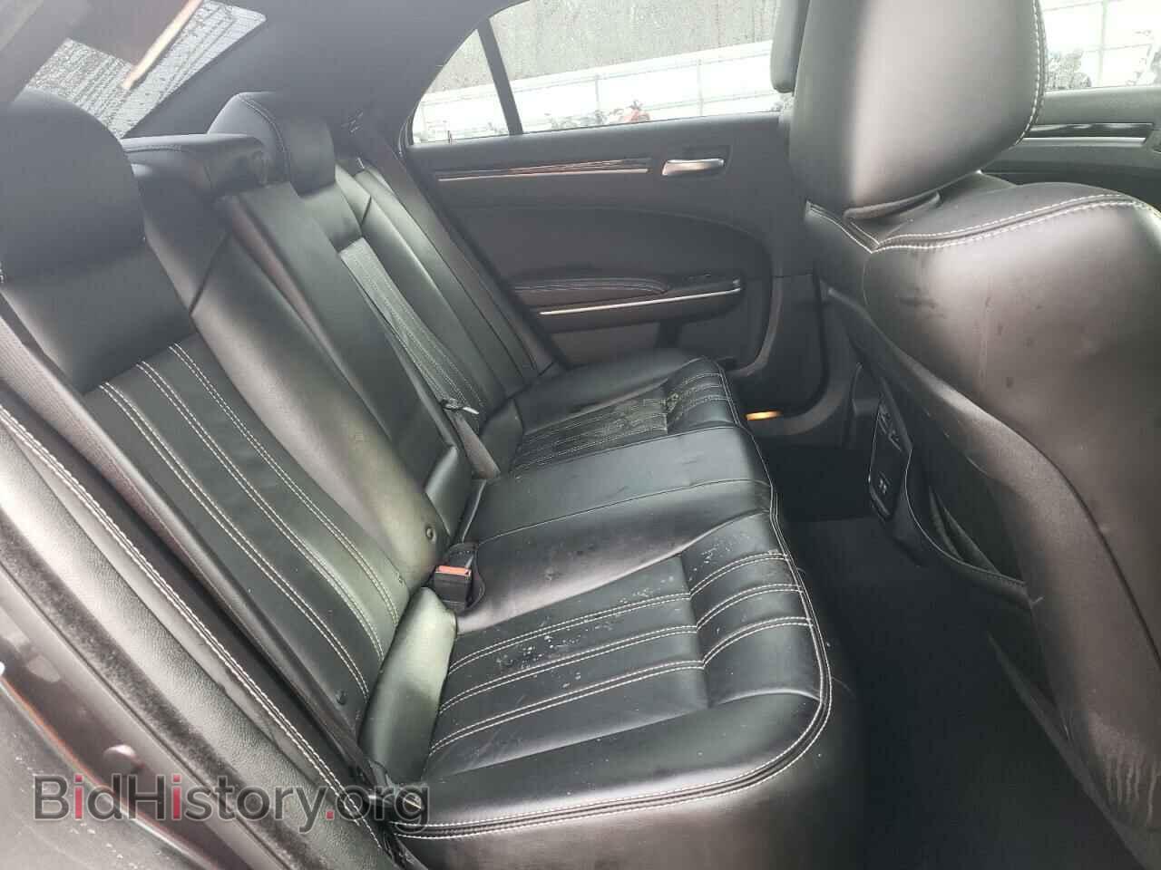 2019 CHRYSLER 300 - VIN: 2C3CCABG5KH637991 - Фото 10