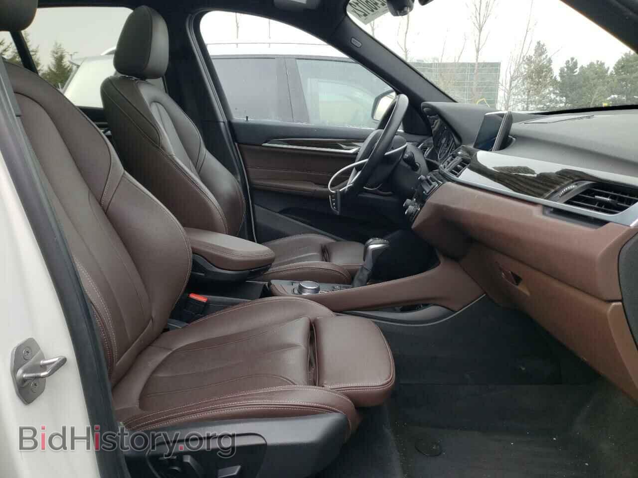 2017 BMW X1 - VIN: WBXHT3C39H5F76689 - Фото 5