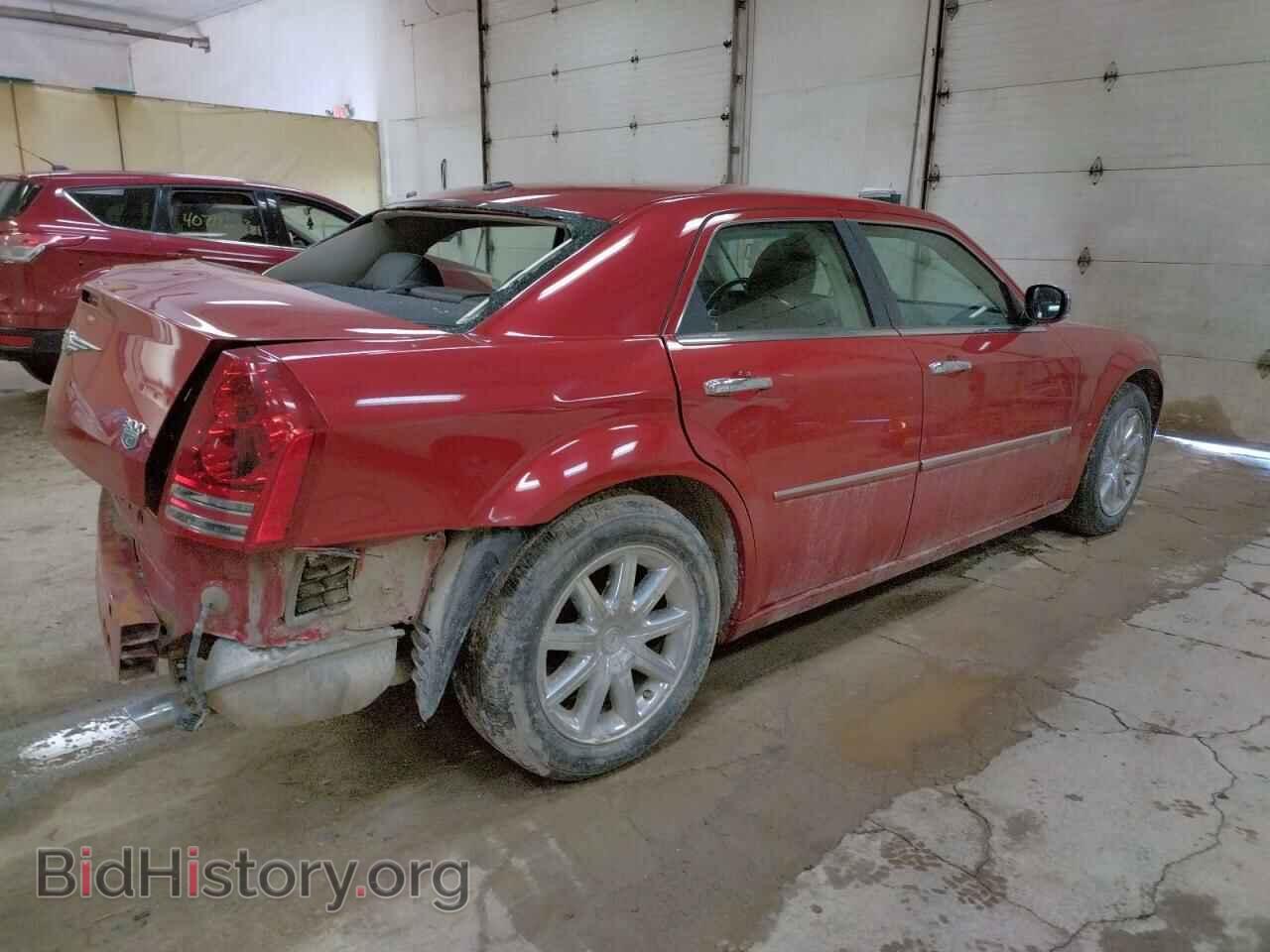 2010 CHRYSLER 300 - VIN: 2C3CA6CT0AH221618 - Фото 3