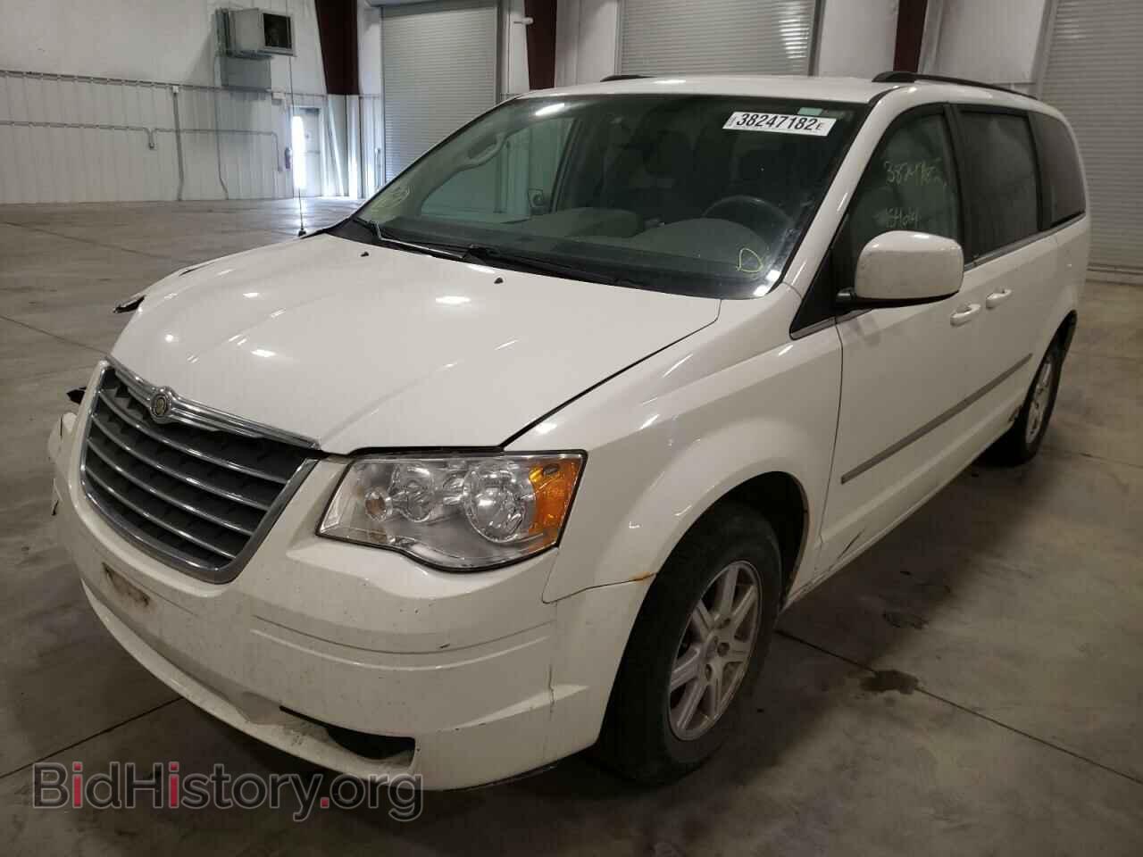 2009 CHRYSLER MINIVAN - VIN: 2A8HR54119R525704 - Фото 2