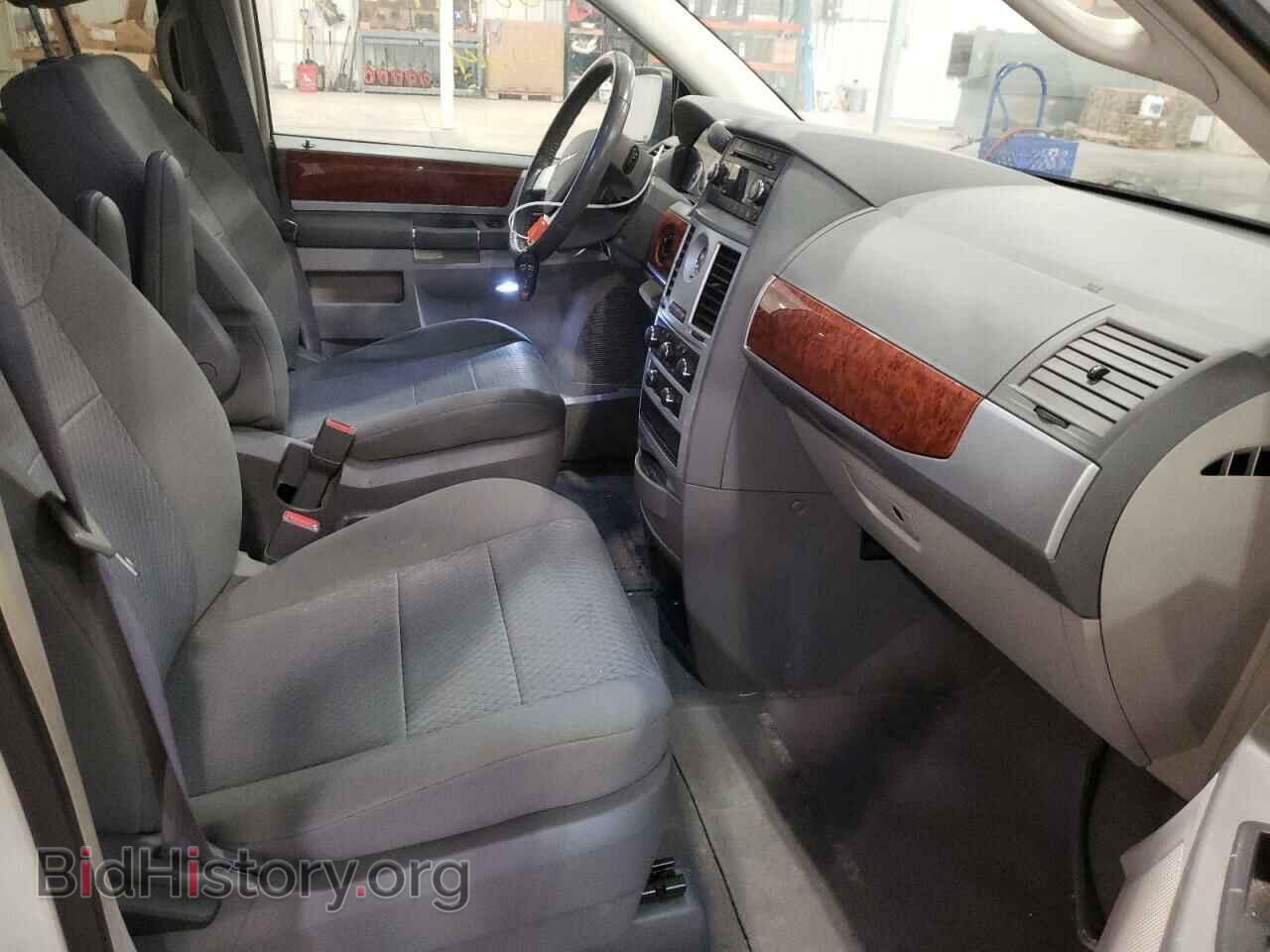 2009 CHRYSLER MINIVAN - VIN: 2A8HR54119R525704 - Фото 5