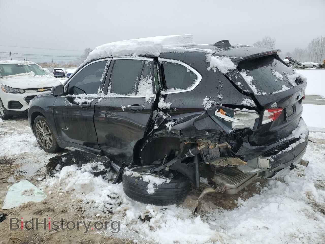 2017 BMW X1 - VIN: WBXHT3C37H5F84807 - Фото 2