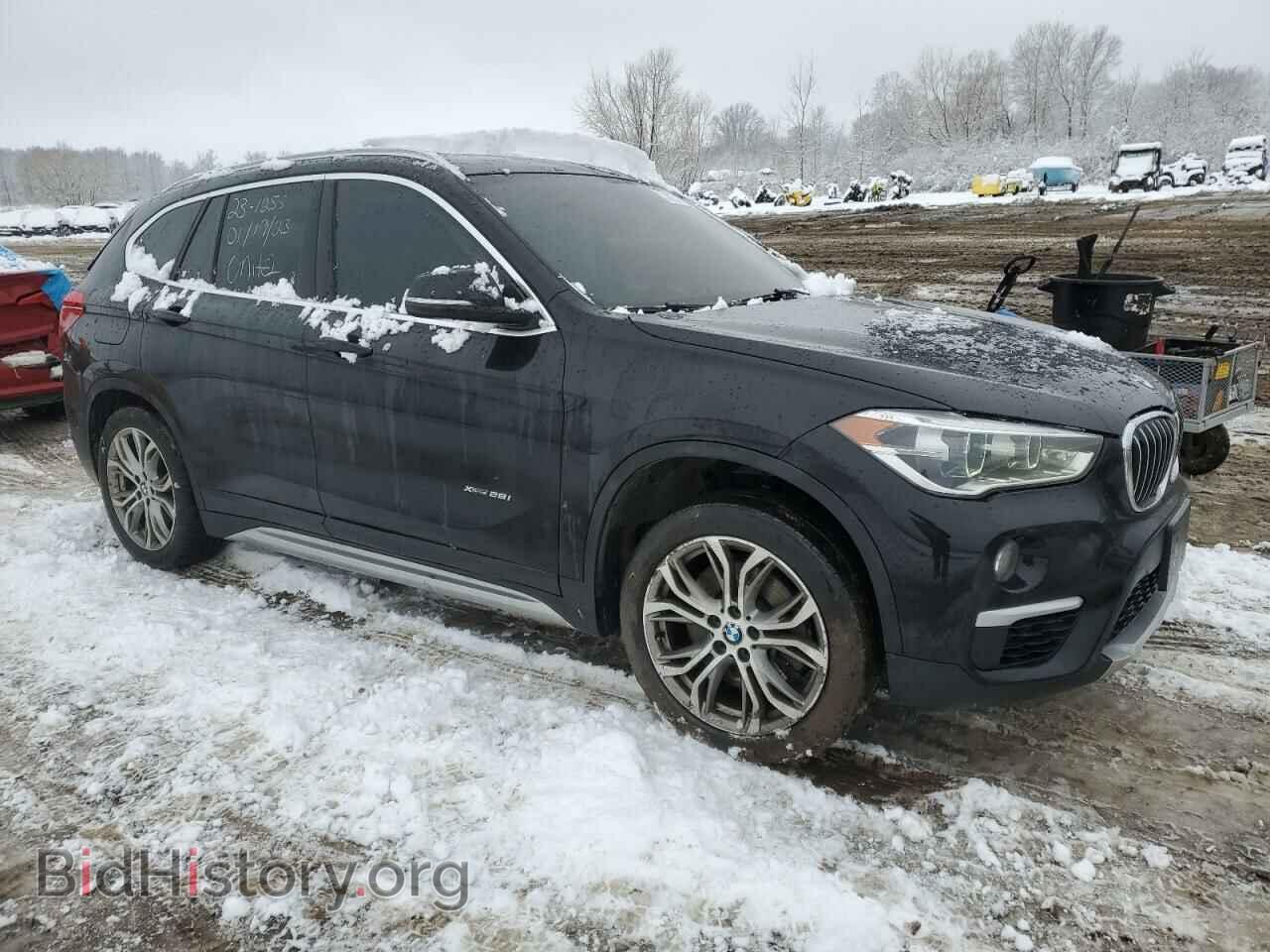 2017 BMW X1 - VIN: WBXHT3C37H5F84807 - Фото 4