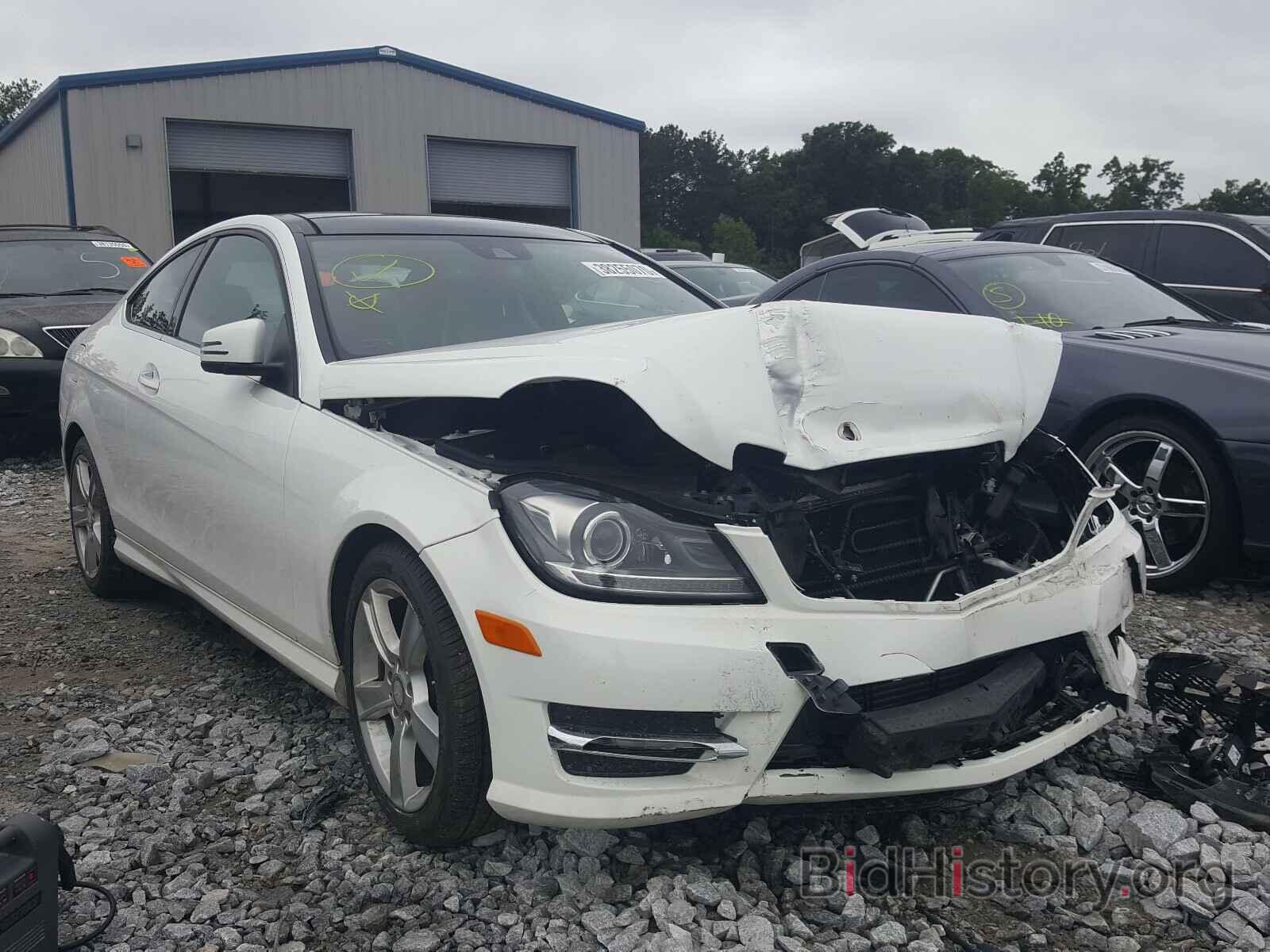 Photo WDDGJ4HB6EG185636 - MERCEDES-BENZ C CLASS 2014