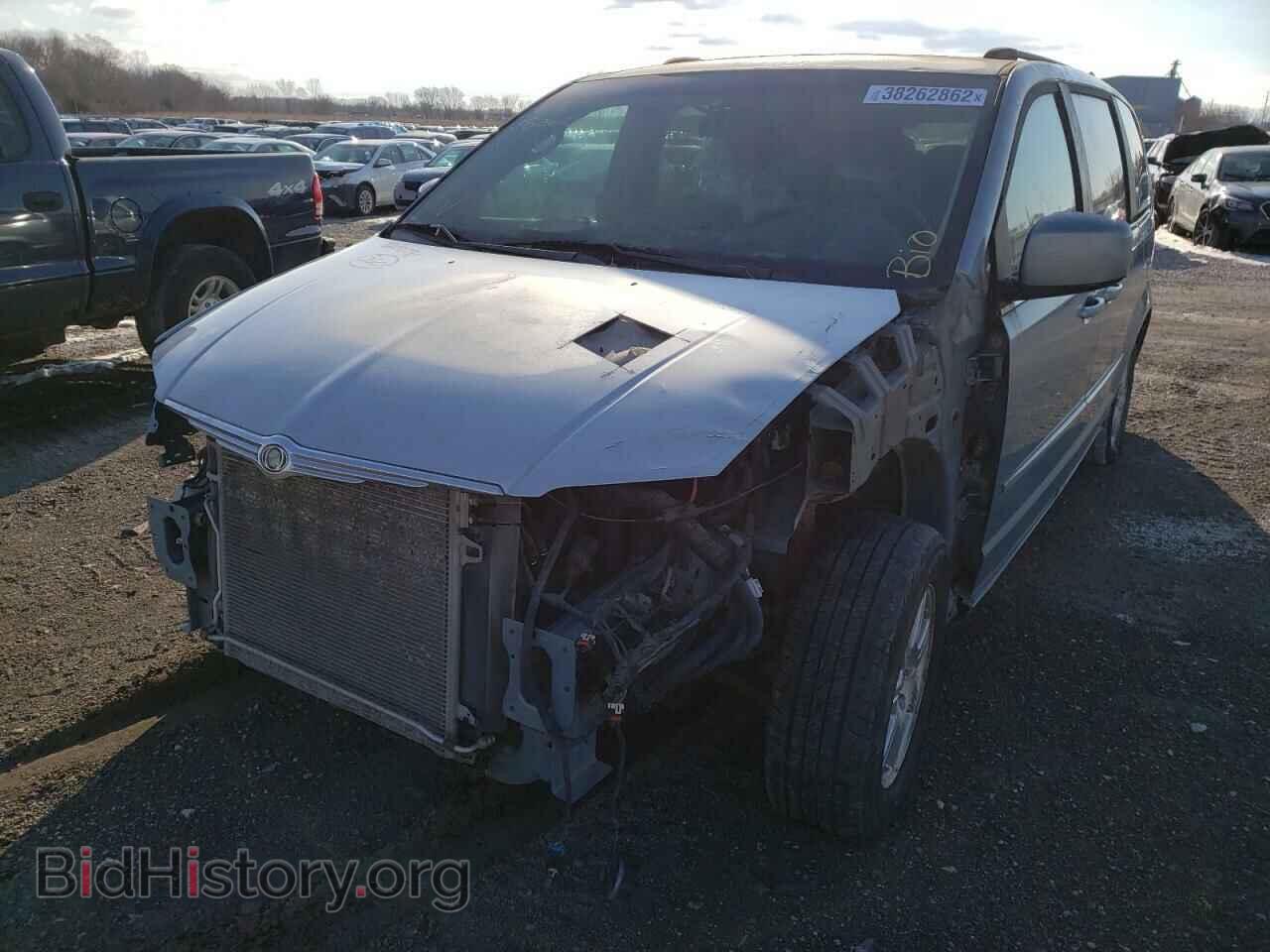 2009 CHRYSLER MINIVAN - VIN: 2A8HR54109R584873 - Фото 2