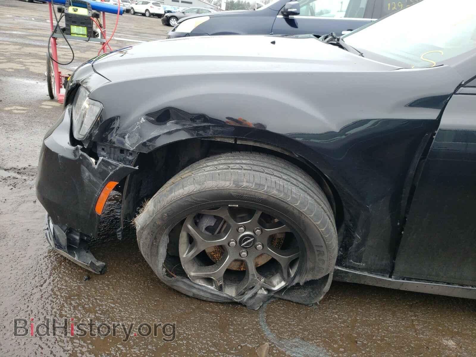 2016 CHRYSLER 300 - VIN: 2C3CCAGG4GH278410 - Фото 9