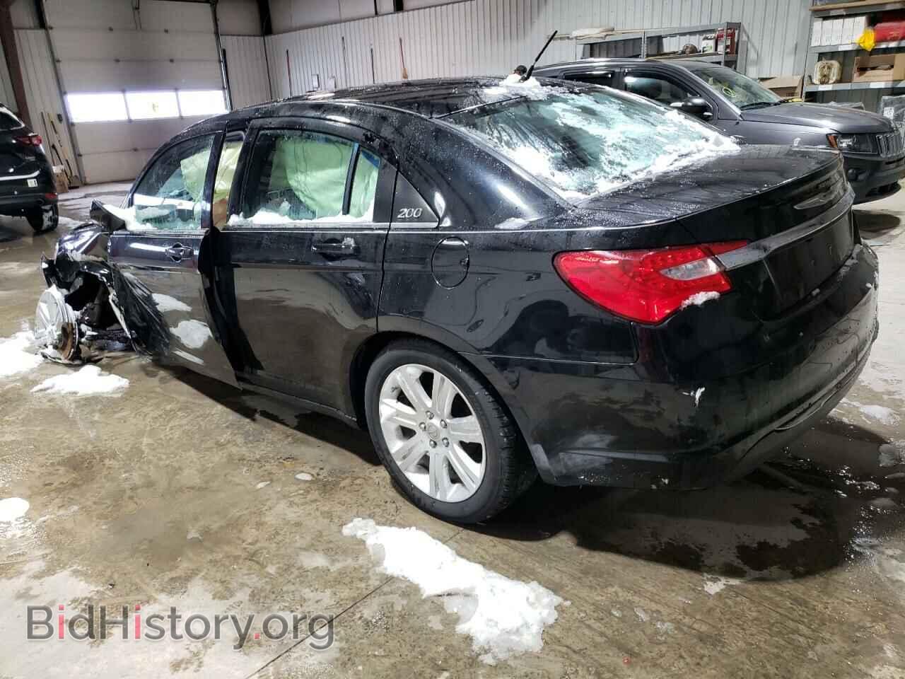 2013 CHRYSLER 200 - VIN: 1C3CCBAB2DN670386 - Фото 2