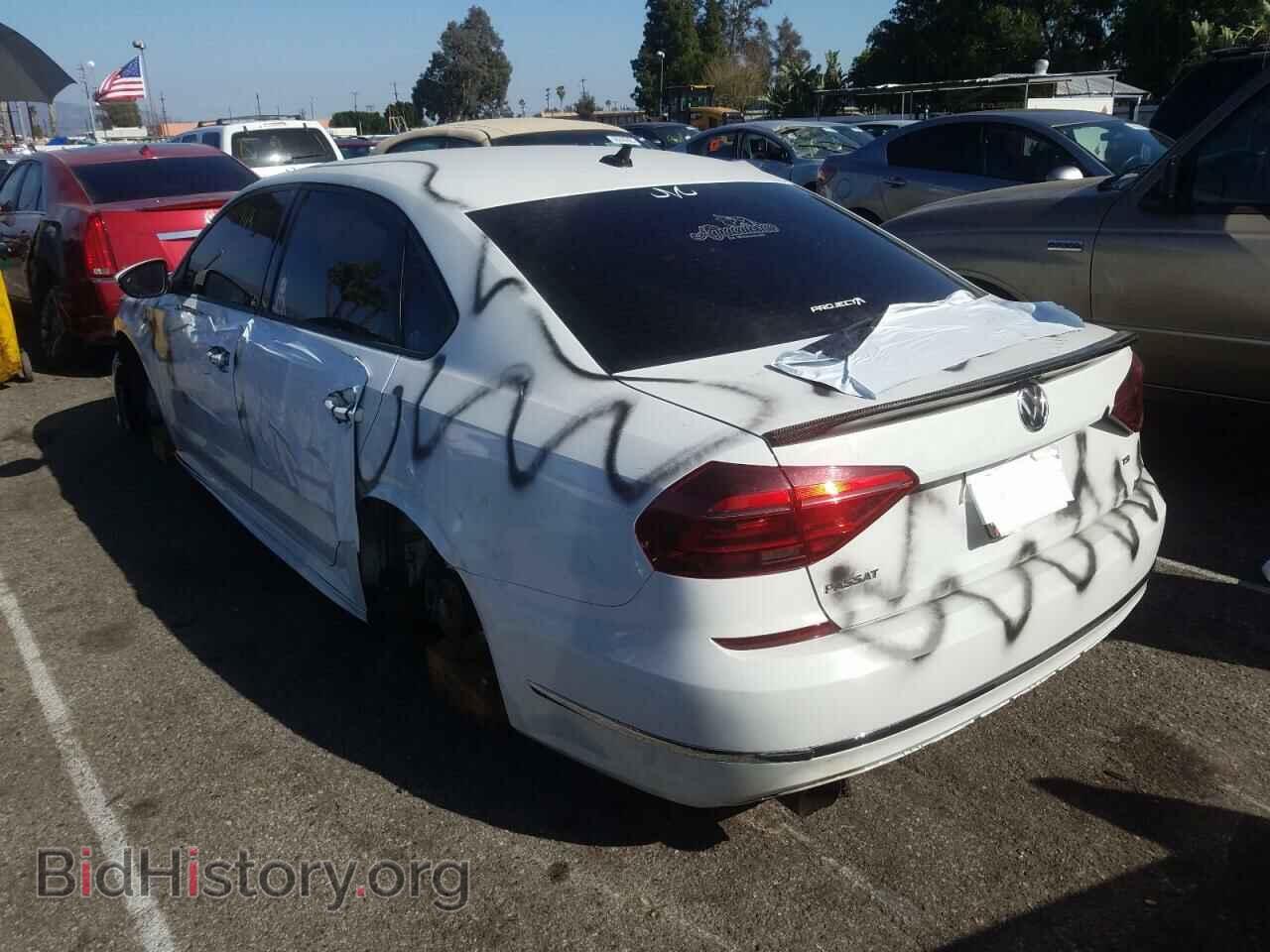 2018 VOLKSWAGEN PASSAT - VIN: 1VWAA7A39JC044689 - Фото 3