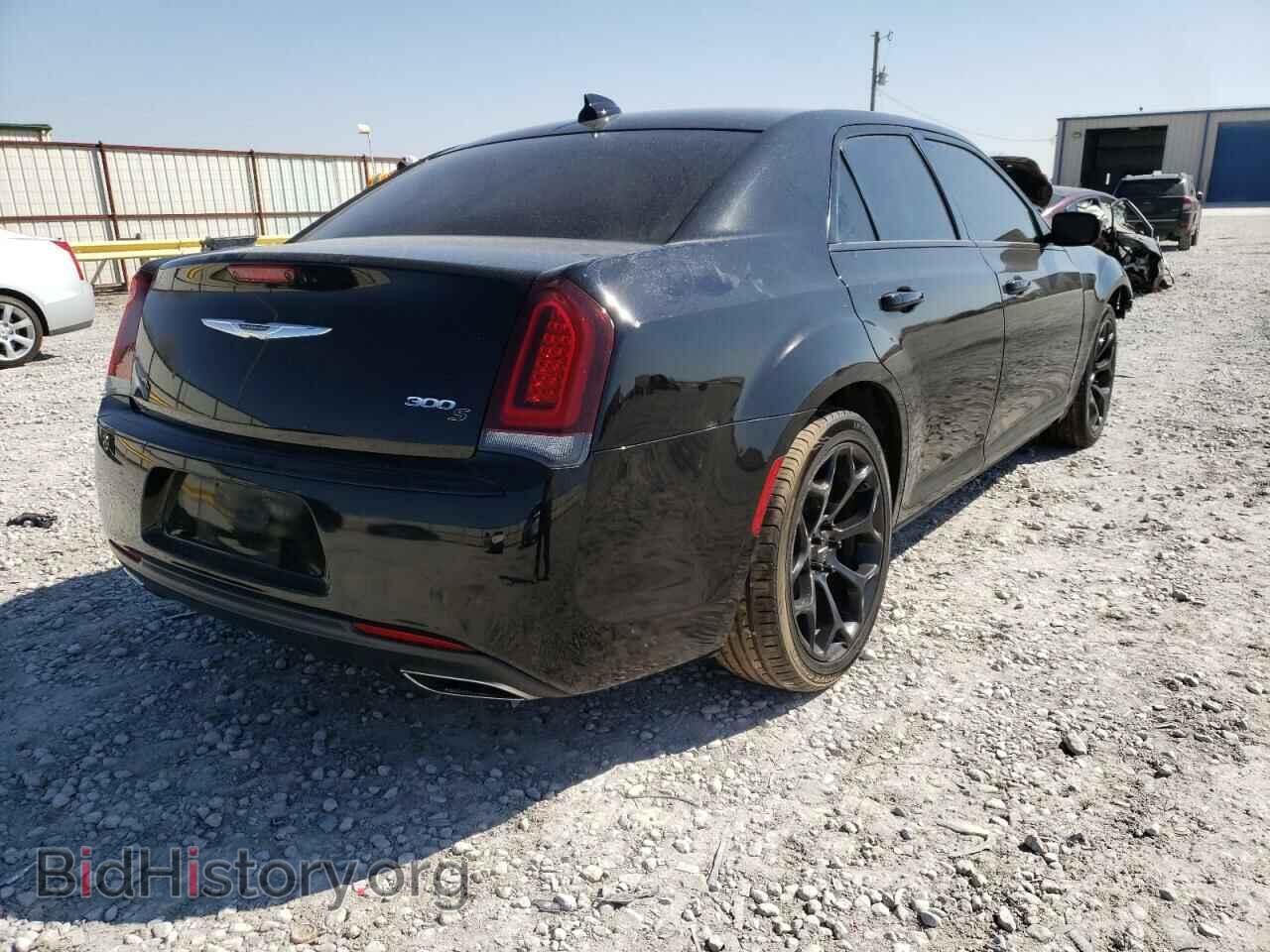 2019 CHRYSLER 300 - VIN: 2C3CCABG2KH569522 - Фото 4