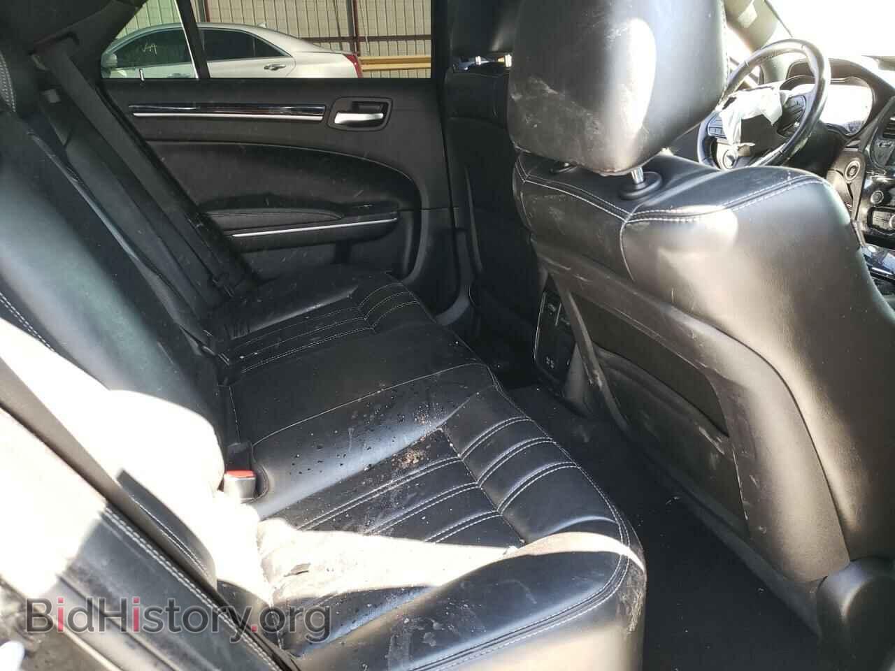 2019 CHRYSLER 300 - VIN: 2C3CCABG2KH569522 - Фото 6