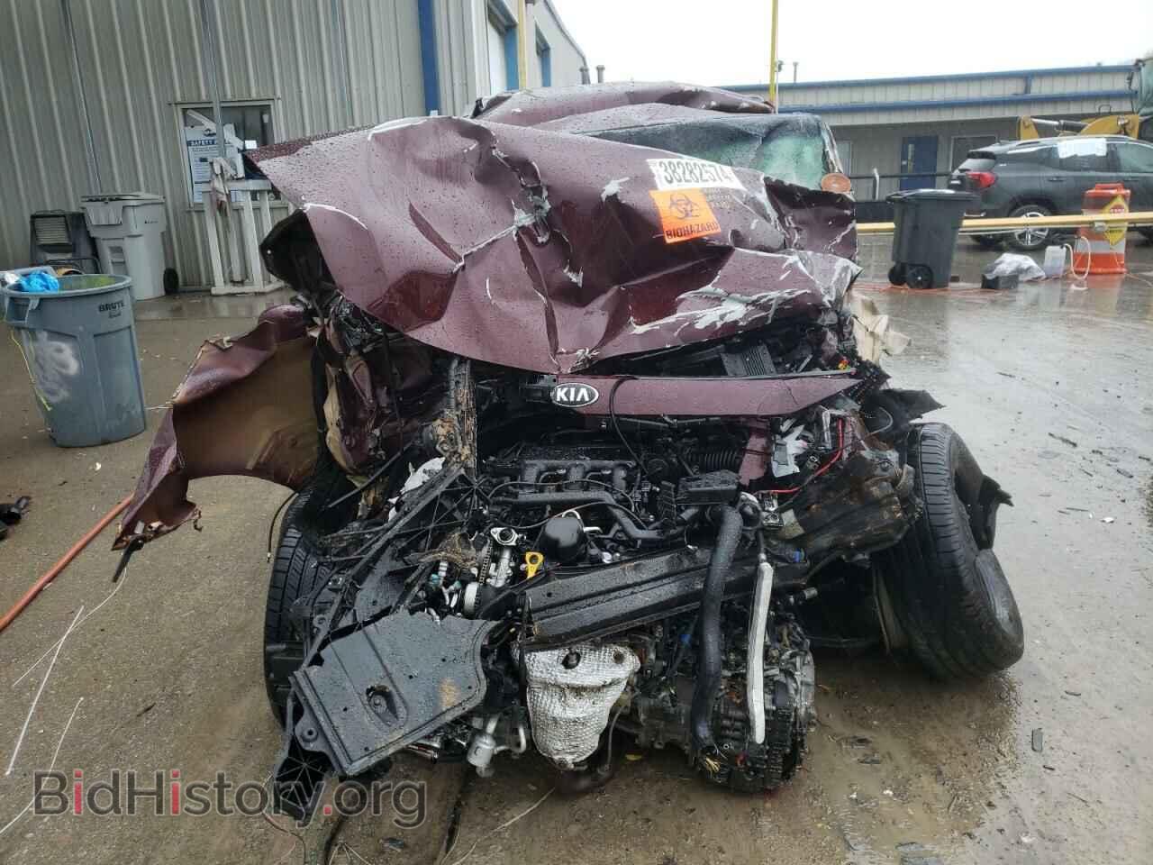 2017 KIA All Models - VIN: KNDMC5C16H6334357 - Photo 5