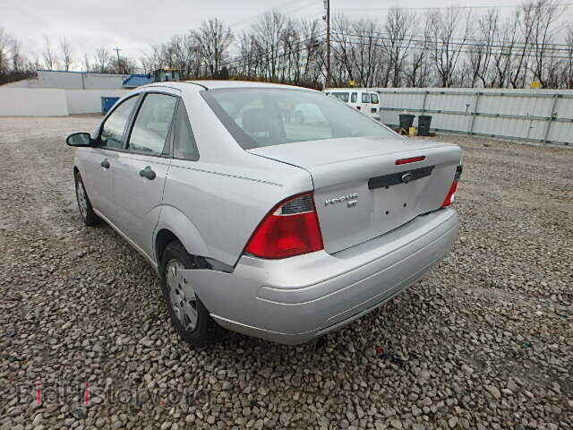 2007 FORD FOCUS - VIN: 1FAHP34N27W302912 - Фото 3