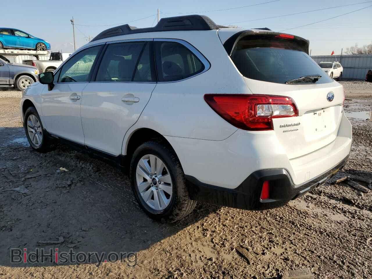 2018 SUBARU OUTBACK - VIN: 4S4BSAAC1J3215609 - Фото 2