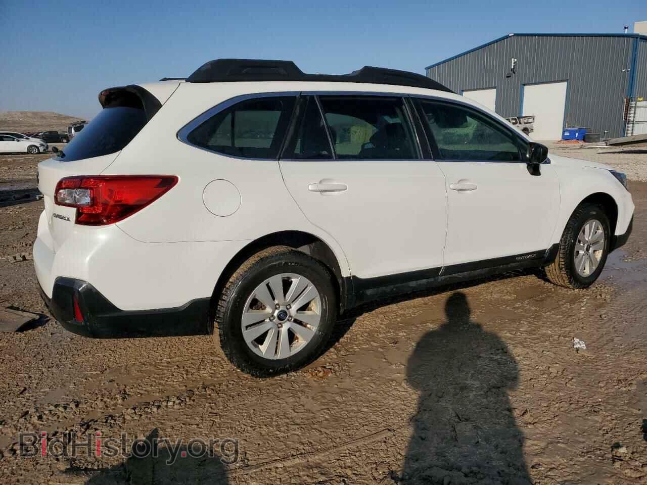 2018 SUBARU OUTBACK - VIN: 4S4BSAAC1J3215609 - Фото 3