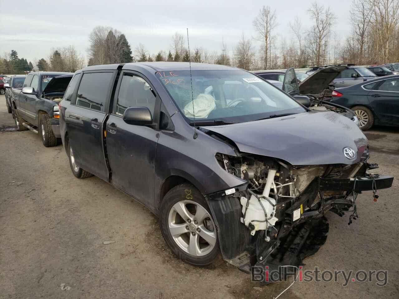 Photo 5TDZK3DCXDS369636 - TOYOTA SIENNA 2013