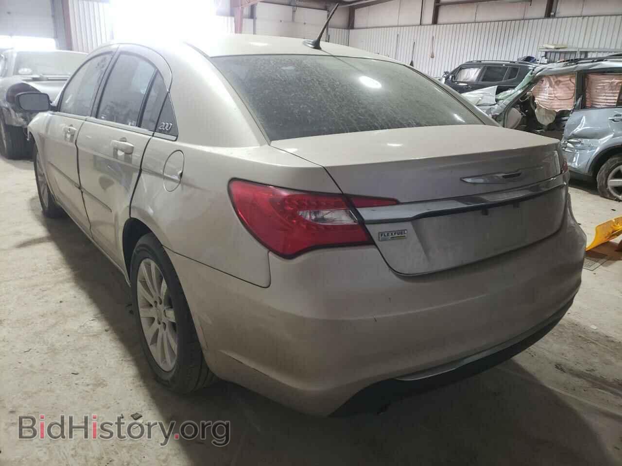 2013 CHRYSLER 200 - VIN: 1C3CCBBG0DN703525 - Фото 2
