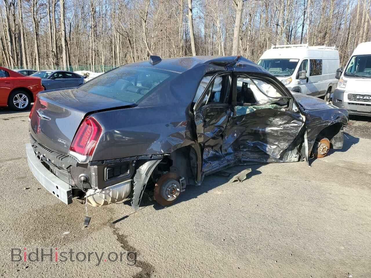 2019 CHRYSLER 300 - VIN: 2C3CCABG2KH515962 - Фото 3