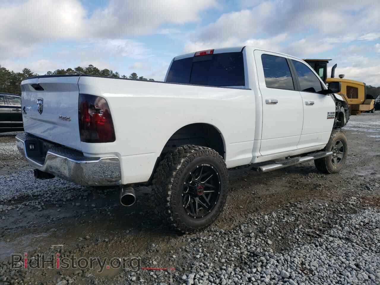 2018 RAM All Models - VIN: 3C6UR5DL9JG215857 - Фото 3