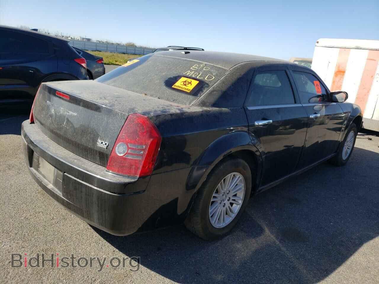 2010 CHRYSLER 300 - VIN: 2C3CA5CV5AH284385 - Фото 4
