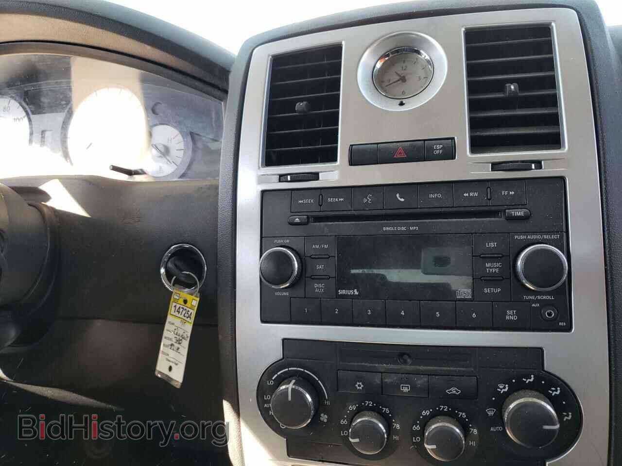 2010 CHRYSLER 300 - VIN: 2C3CA5CV5AH284385 - Фото 9