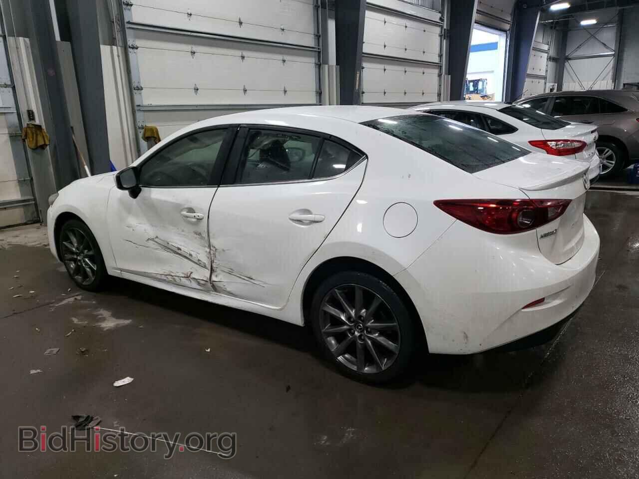 2018 MAZDA 3 - VIN: 3MZBN1V36JM183497 - Фото 2