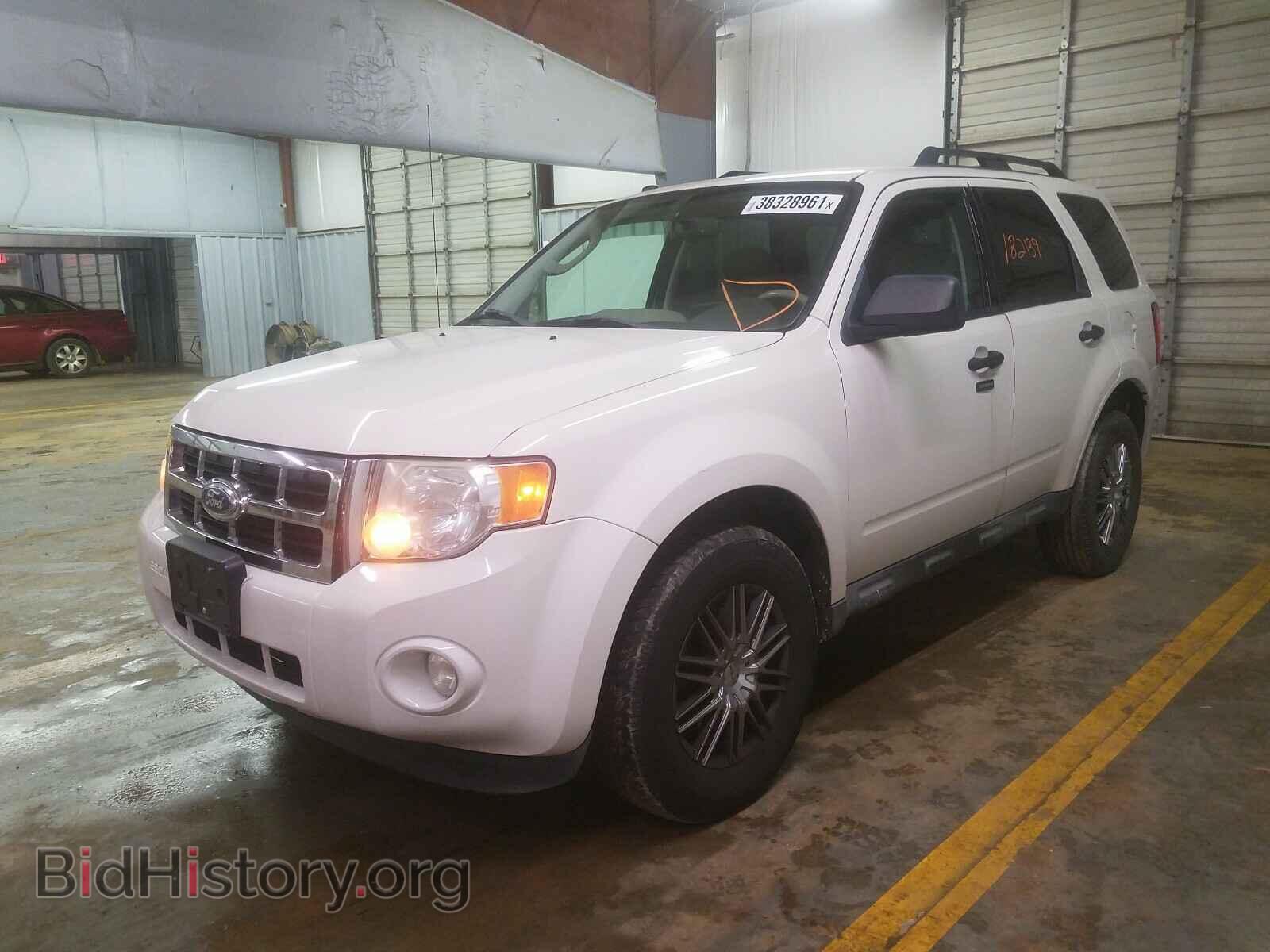 2011 FORD ESCAPE - VIN: 1FMCU0DG3BKB78951 - Фото 2
