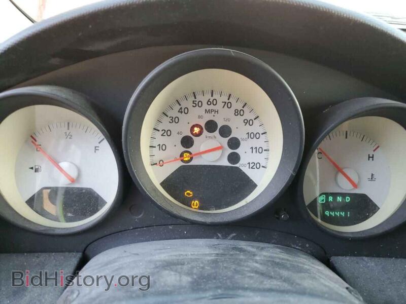 2008 Dodge CALIBER (VIN 1B3HB28B08D679630) — фото 9 из 12