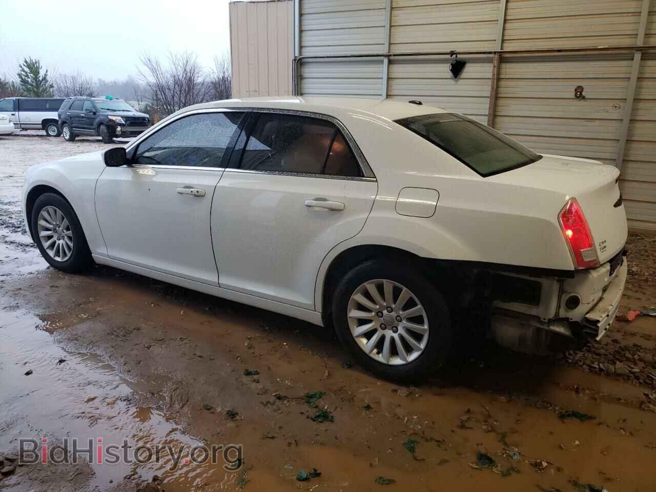 2013 CHRYSLER 300 - VIN: 2C3CCAAG1DH573162 - Фото 2