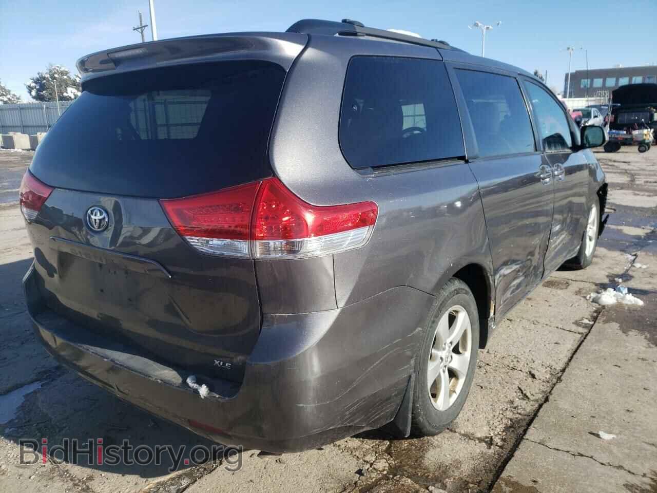 2012 TOYOTA SIENNA - VIN: 5TDKK3DC3CS201496 - Фото 4