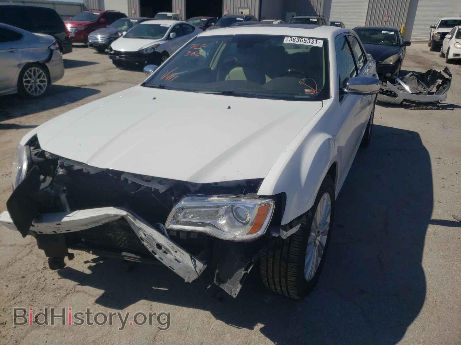 2011 CHRYSLER 300 - VIN: 2C3CK6CT0BH612119 - Фото 2