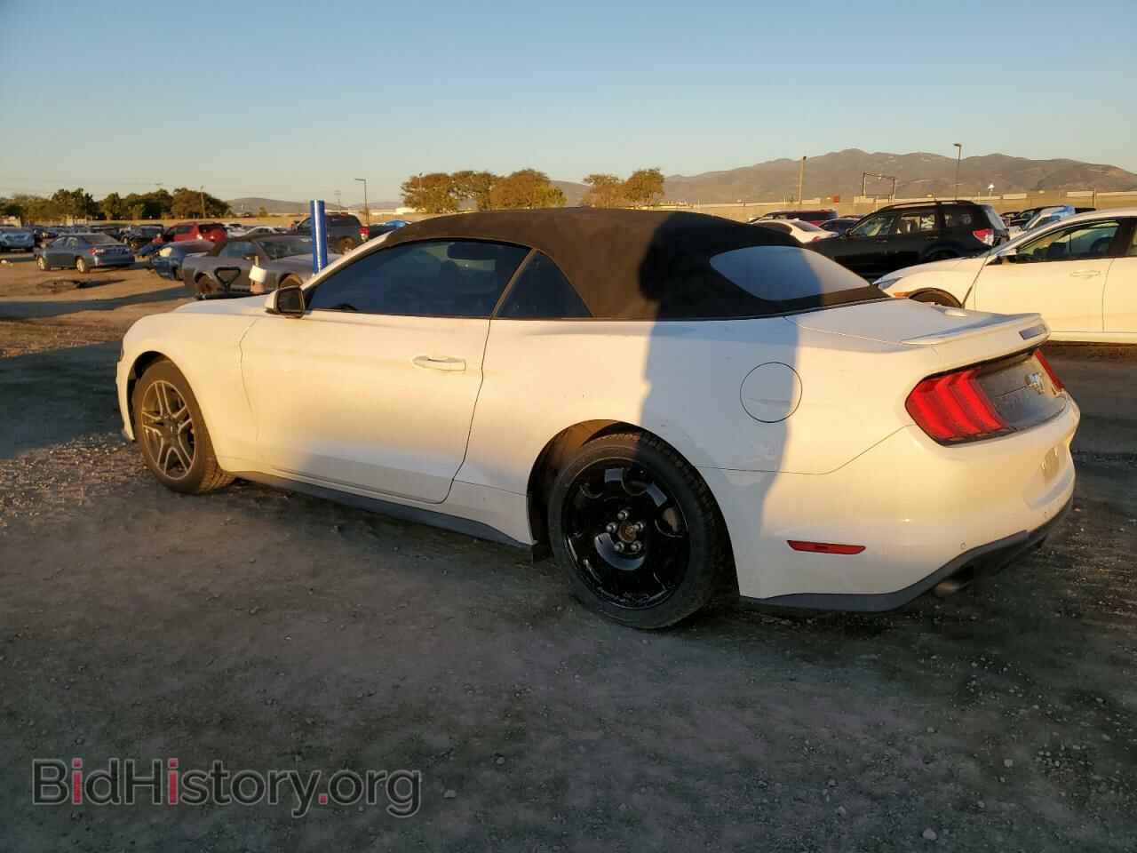 2018 FORD MUSTANG - VIN: 1FATP8UH1J5110315 - Фото 2