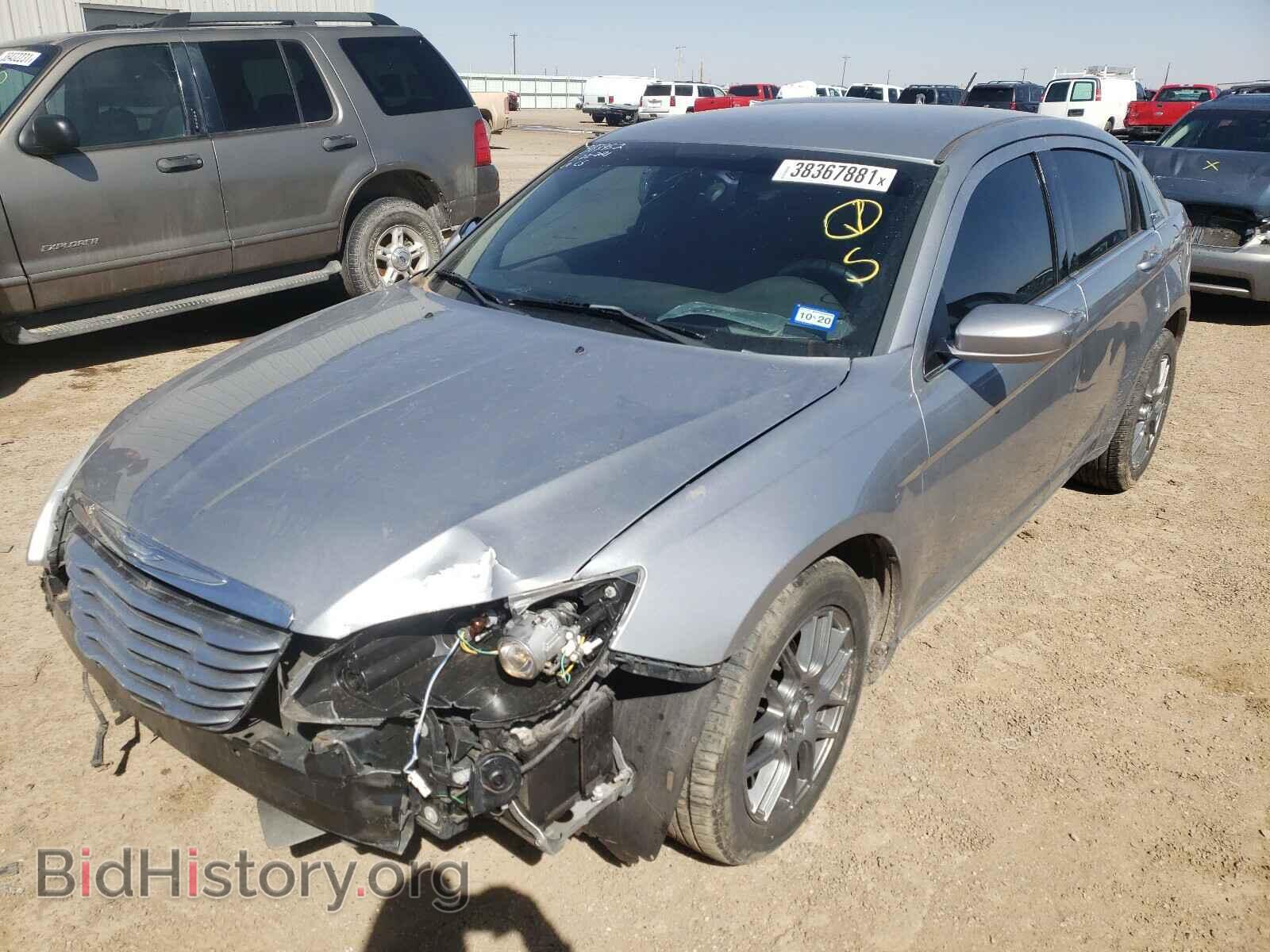 2014 CHRYSLER 200 - VIN: 1C3CCBABXEN208160 - Фото 2