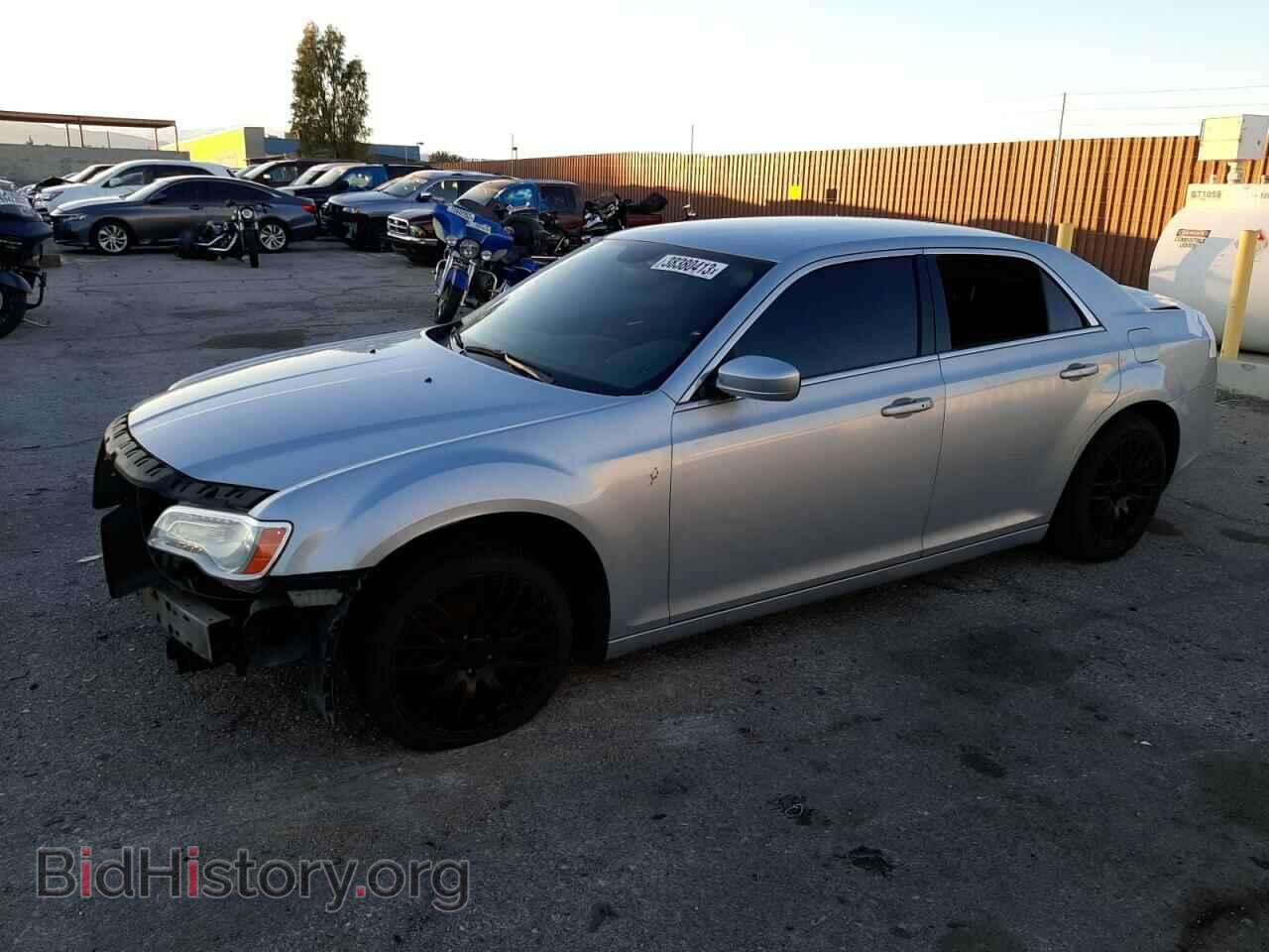 Фотография 2C3CCAAG2DH630453 - CHRYSLER 300 2013