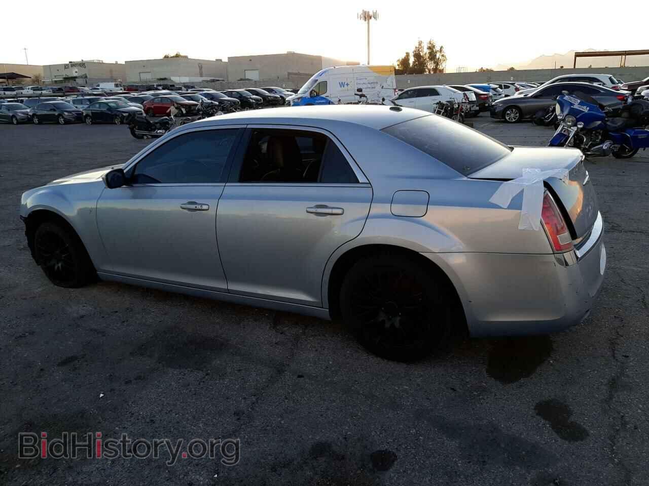 2013 CHRYSLER 300 - VIN: 2C3CCAAG2DH630453 - Фото 2