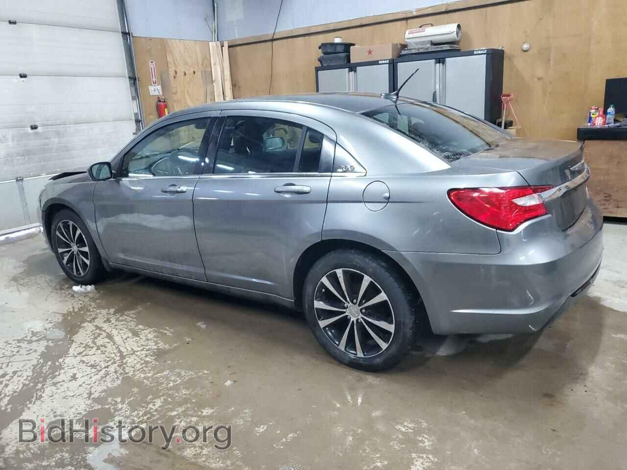 2013 CHRYSLER 200 - VIN: 1C3CCBCG8DN507704 - Фото 2