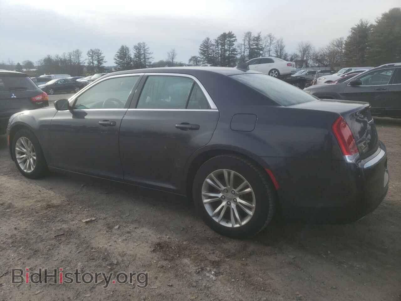 2018 CHRYSLER 300 - VIN: 2C3CCAAG9JH137574 - Фото 2