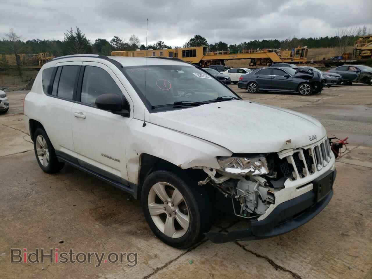 Photo 1J4NF1FB6BD180514 - JEEP COMPASS 2011