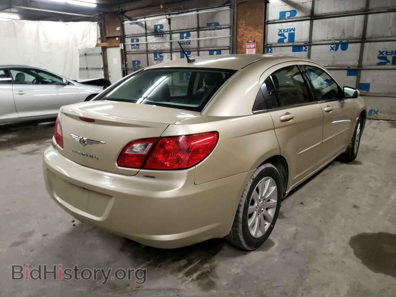2010 CHRYSLER SEBRING - VIN: 1C3CC5FD6AN194571 - Фото 4
