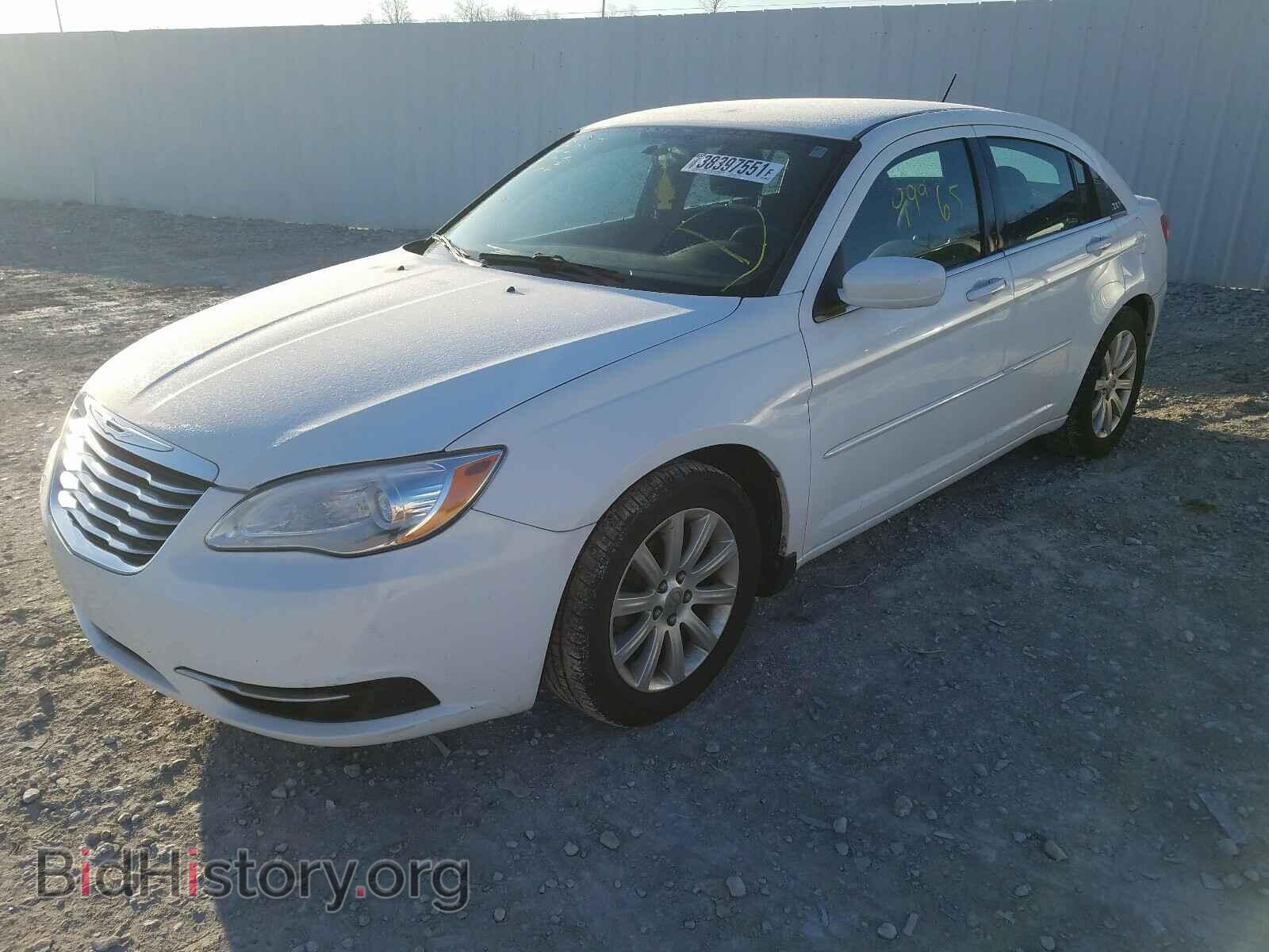 2013 CHRYSLER 200 - VIN: 1C3CCBBB0DN714447 - Фото 2