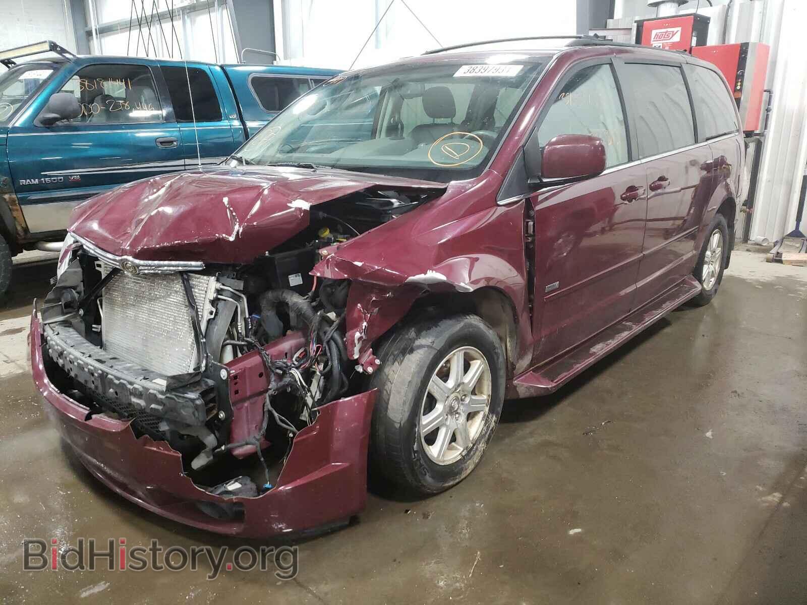 2008 CHRYSLER MINIVAN - VIN: 2A8HR54P18R731365 - Фото 2