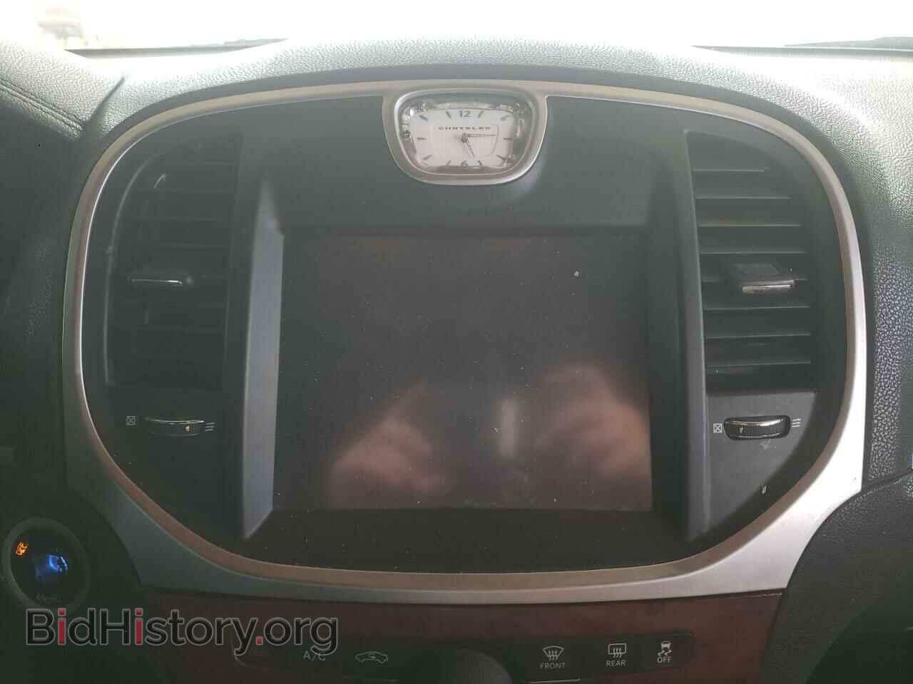 2013 CHRYSLER 300 - VIN: 2C3CCAAG4DH589257 - Фото 9