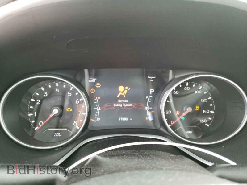 2020 Jeep COMPASS (VIN 3C4NJCCB8LT108021) — photo 9 of 14