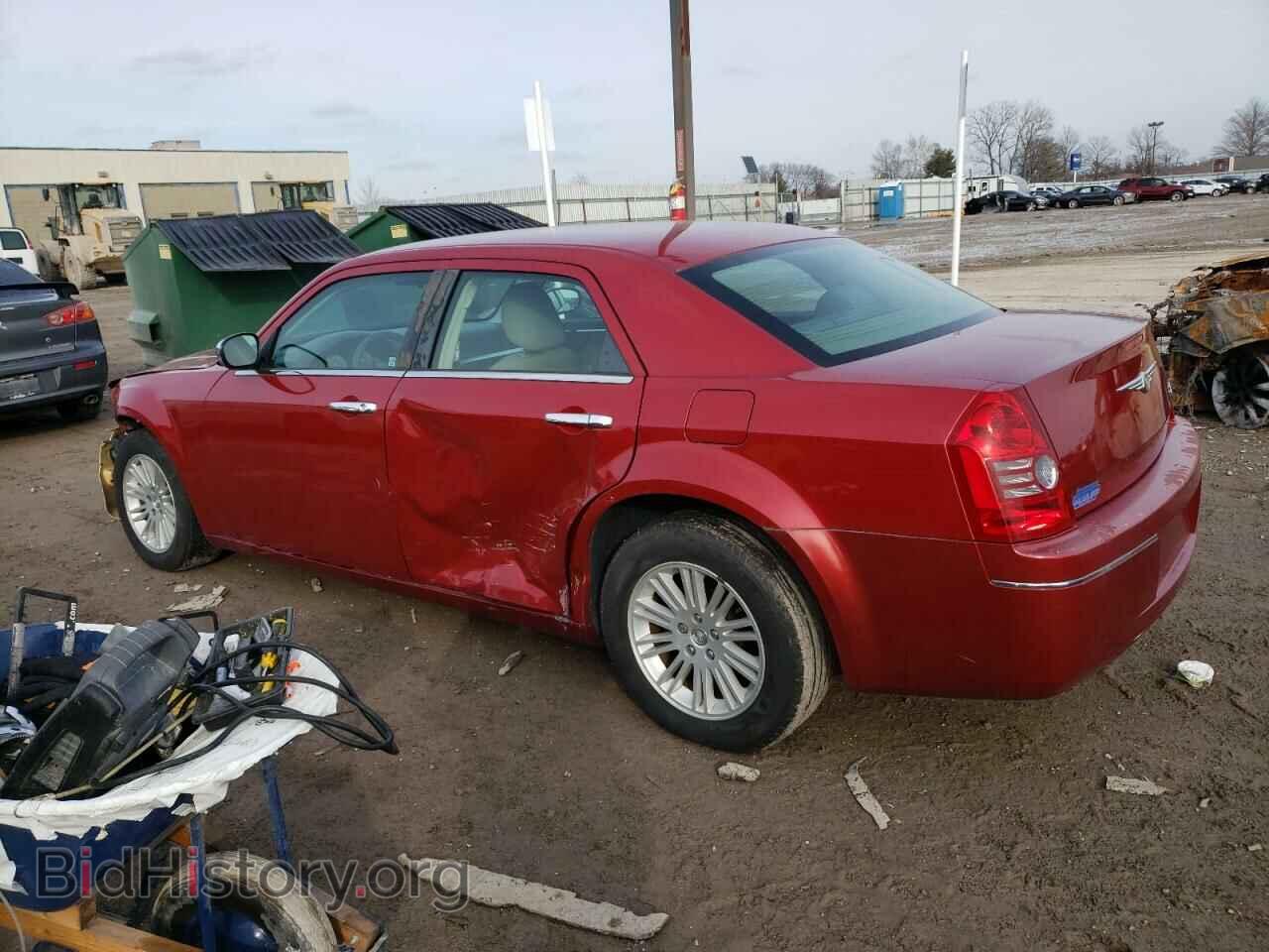 2010 CHRYSLER 300 - VIN: 2C3CA4CD6AH328525 - Фото 2