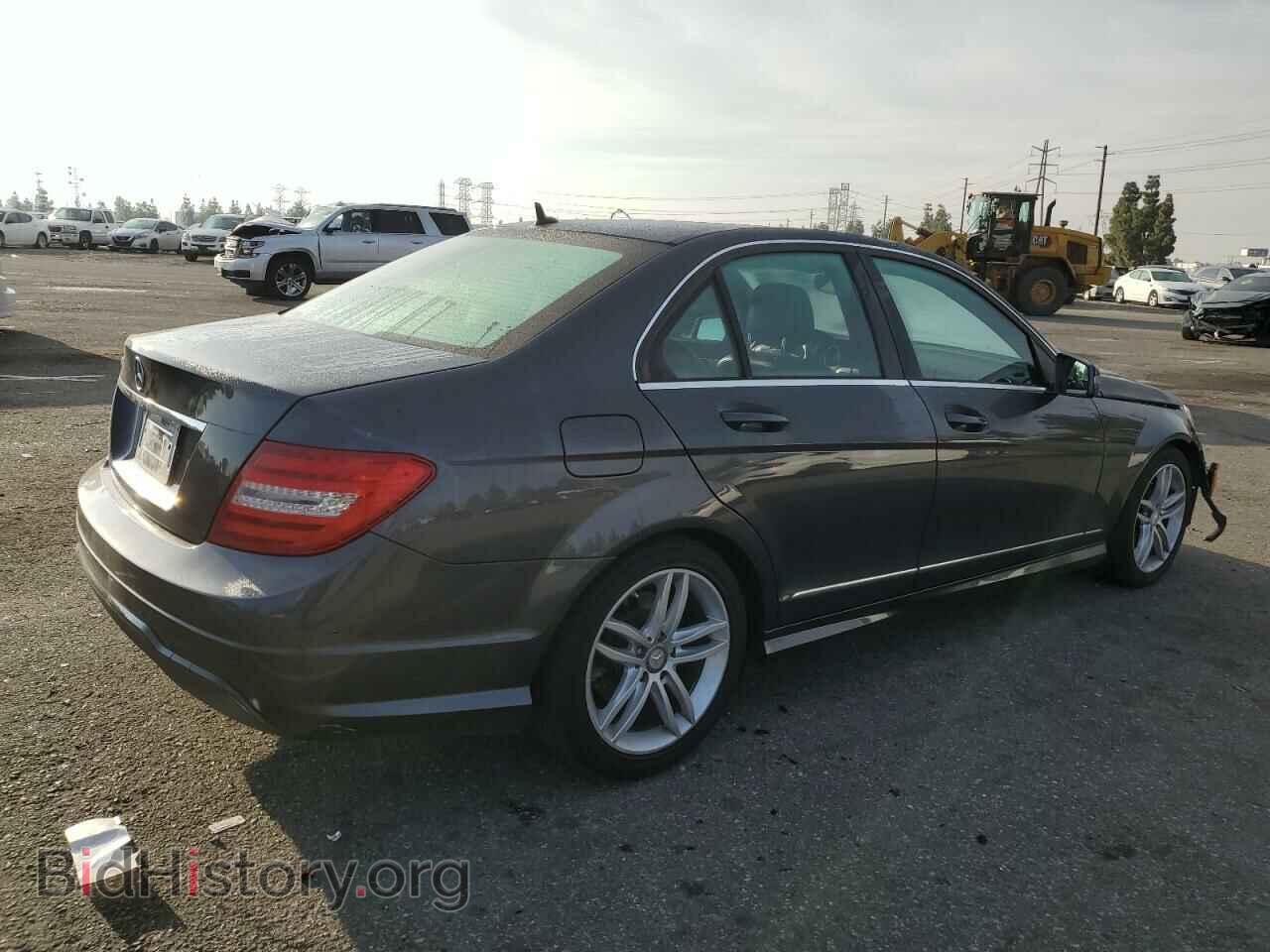 2013 MERCEDES-BENZ C-CLASS - VIN: WDDGF4HB5DA804004 - Фото 3