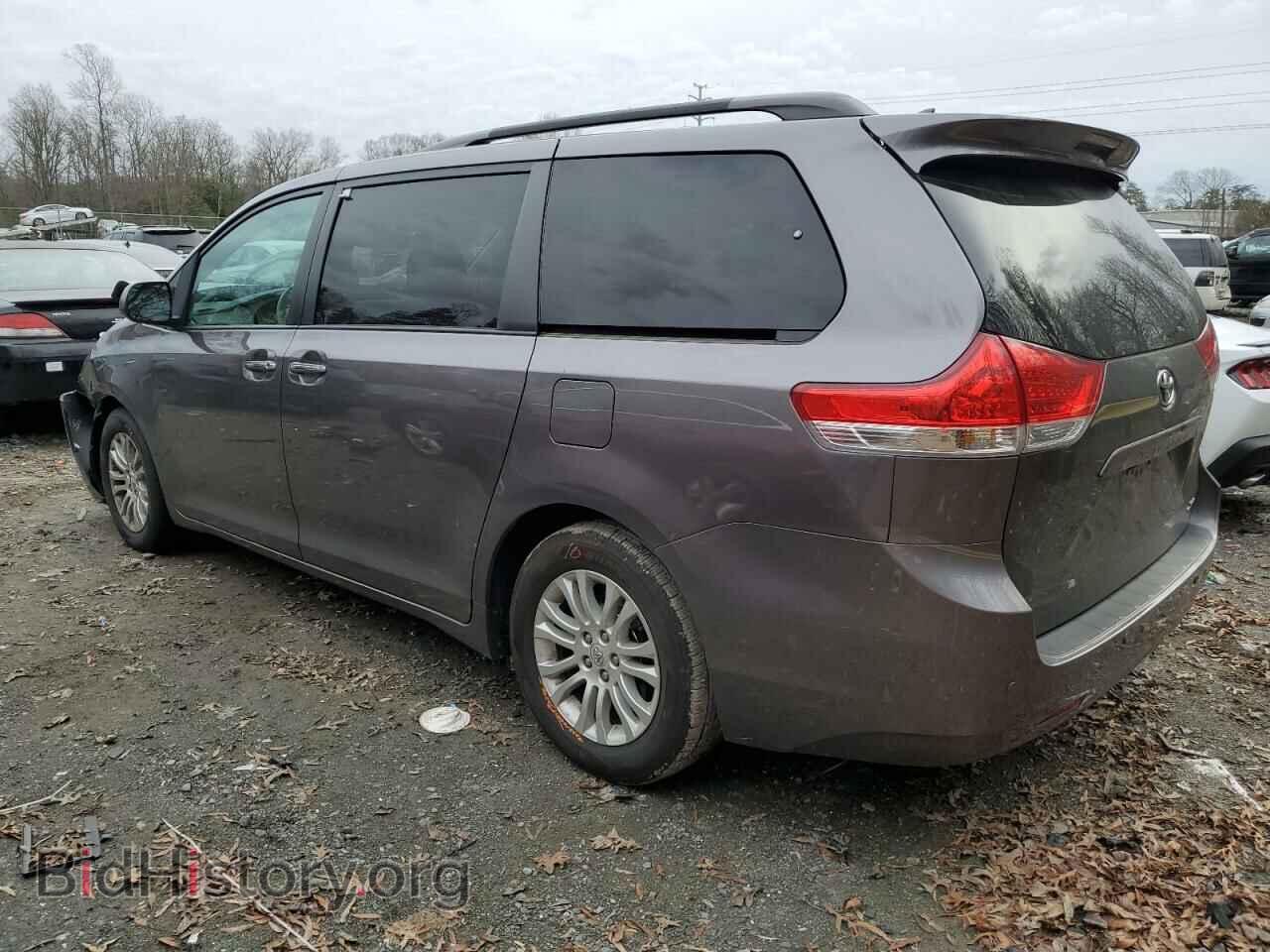 2012 TOYOTA All Models - VIN: 5TDYK3DC3CS201735 - Фото 2